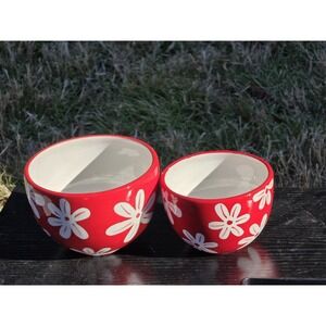 Set of 2 Red White Daisy Nesting Mixing Bowls